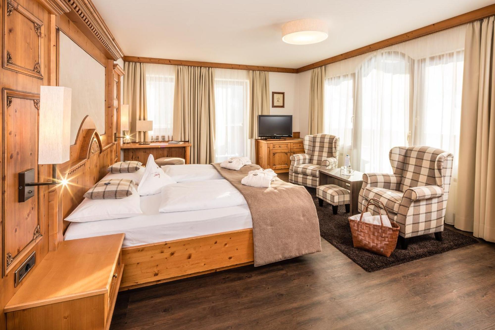 סלבה די ואל גרדנה Savoy Dolomites Luxury & Spa Hotel מראה חיצוני תמונה