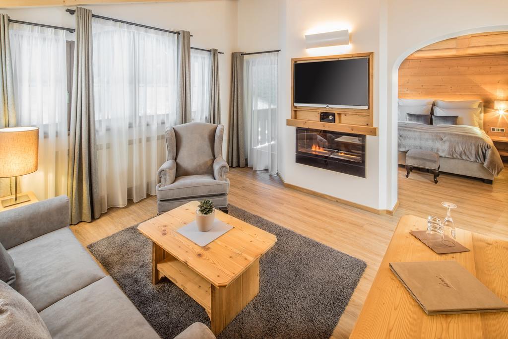 סלבה די ואל גרדנה Savoy Dolomites Luxury & Spa Hotel מראה חיצוני תמונה
